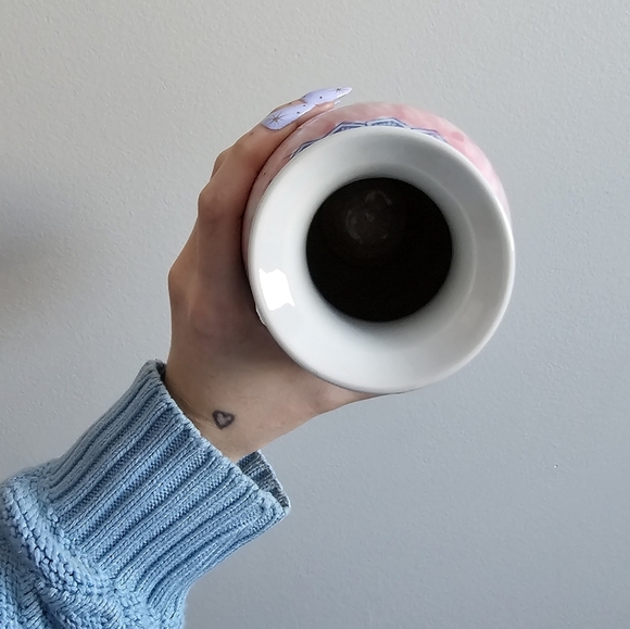 Floral hand painted ceramic vase small Chinese Chinoiserrie decor 8.5" Unique - Picture 4 of 7